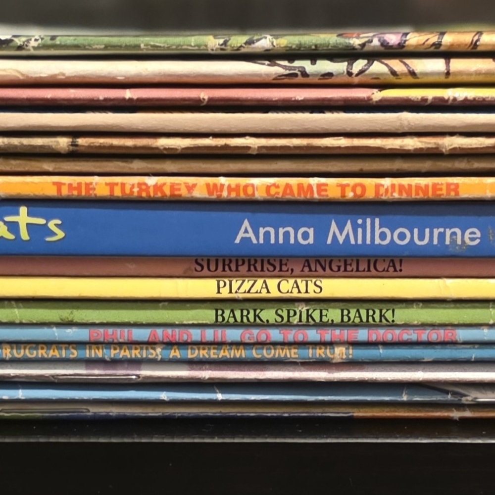 16 Storybook Collection - Picture 7 of 7